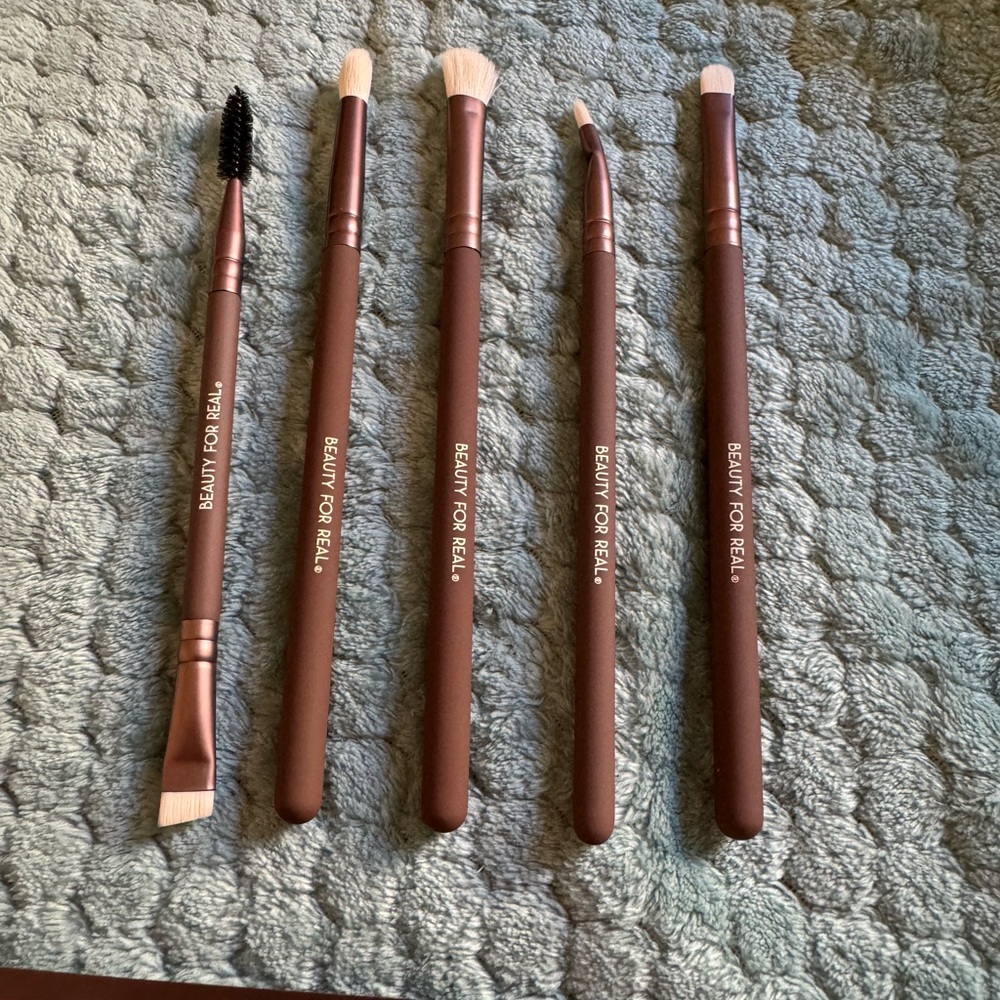 BEAUTY FOR REAL essential pro brush set